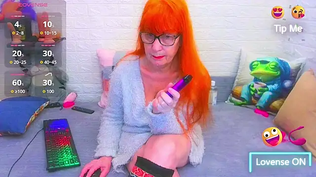 RedHousewife online show from 01-12-26, 01:05