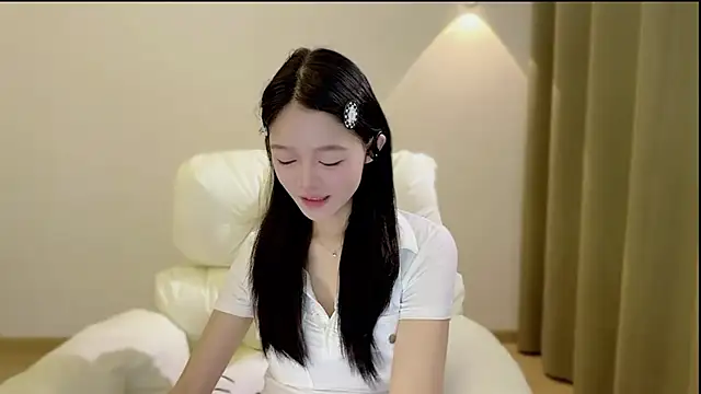 Snapshot of xiaodaibabyy chatting on 10-30-25, 06:37 xiaodaibabyy online show from 10-30-25, 06:37