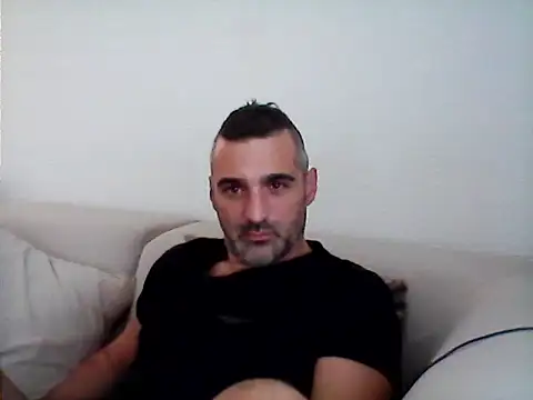 Snapshot of Assodispade3 chatting on 11-05-25, 10:37 Assodispade3 online show from 11-05-25, 10:37