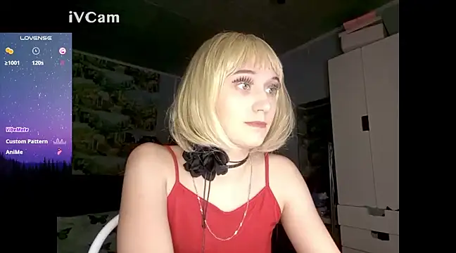 Snapshot of -LauraGold- chatting on 12-23-24, 04:17 -LauraGold- online show from 12-23-24, 04:17