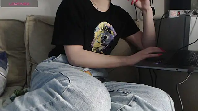 Snapshot of -LauraGold- chatting on 03-04-25, 07:11 -LauraGold- online show from 03-04-25, 07:11