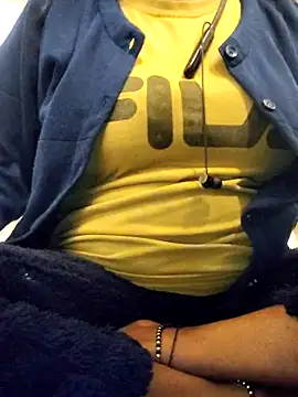 Snapshot of lovelyruhi chatting on 01-08-25, 11:21 lovelyruhi online show from 01-08-25, 11:21