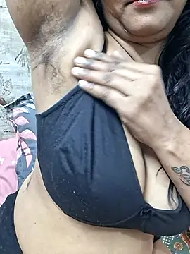 Snapshot of lovelyruhi chatting on 10-30-25, 07:32 lovelyruhi online show from 10-30-25, 07:32