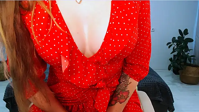 Snapshot of NaughtyNylonFeet chatting on 11-15-25, 03:48 NaughtyNylonFeet online show from 11-15-25, 03:48