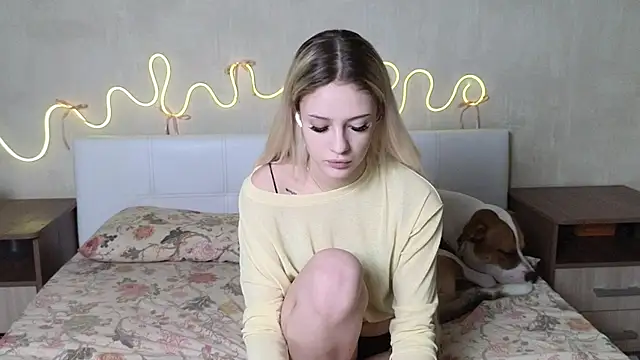 Snapshot of Betty_Blamee chatting on 01-14-26, 02:01 Betty Blamee online show from 01-14-26, 02:01