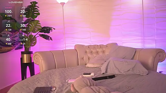 Snapshot of Dear_Morgan chatting on 02-12-25, 09:43 Dear Morgan online show from 02-12-25, 09:43