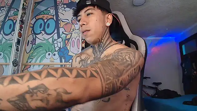 Nickhot0609 online show from 09-08-25, 06:51