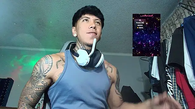 Nickhot0609 online show from 11-28-25, 12:35