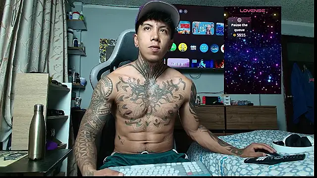 Nickhot0609 online show from 01-12-26, 04:07