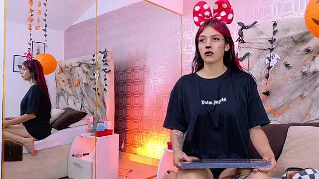 Derieri D online show from 10-30-25, 07:36