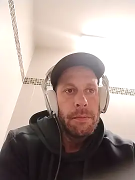 Snapshot of axelongshaft69 chatting on 02-27-26, 03:23 axelongshaft69 online show from 02-27-26, 03:23