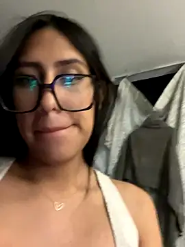 AleFantasy0001 online show from 10-30-25, 04:25