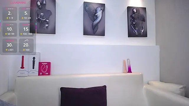 Snapshot of Melodi_Roux chatting on 12-17-25, 12:33 Melodi Roux online show from 12-17-25, 12:33