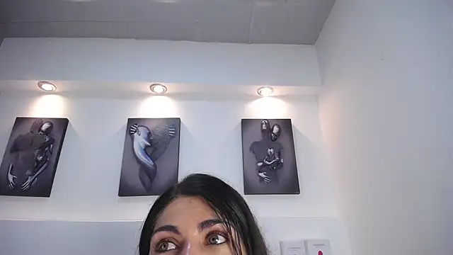 Snapshot of Melodi_Roux chatting on 01-08-26, 01:02 Melodi Roux online show from 01-08-26, 01:02