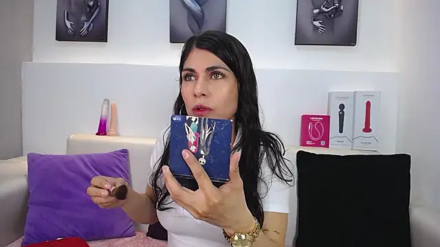 Snapshot of Melodi_Roux chatting on 01-15-26, 01:05 Melodi Roux online show from 01-15-26, 01:05