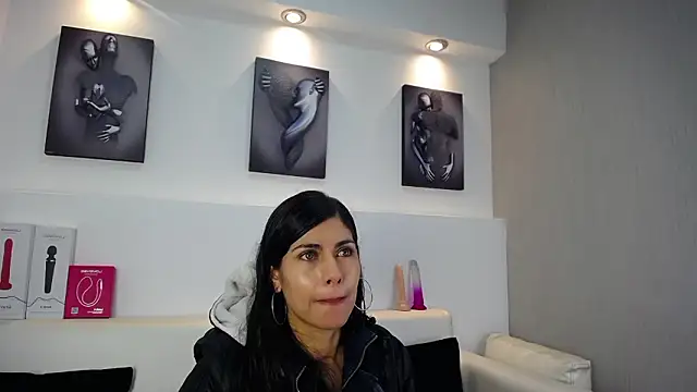 Snapshot of Melodi_Roux chatting on 02-04-26, 12:33 Melodi Roux online show from 02-04-26, 12:33