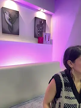 Snapshot of Melodi_Roux chatting on 02-09-26, 12:31 Melodi Roux online show from 02-09-26, 12:31