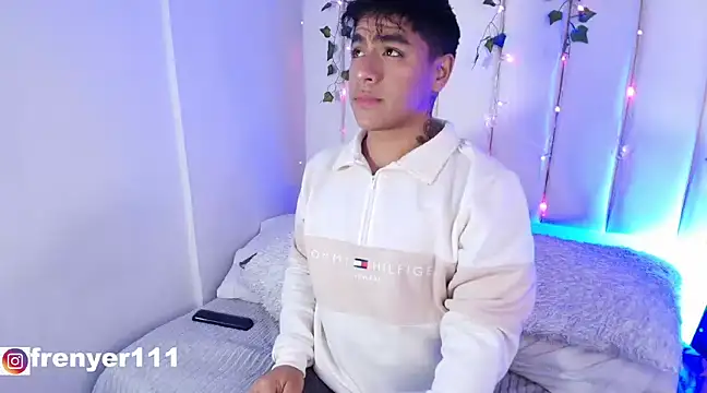 Snapshot of kiing_azahell chatting on 01-09-25, 03:47 kiing azahell online show from 01-09-25, 03:47