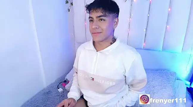 Snapshot of kiing_azahell chatting on 01-16-25, 03:23 kiing azahell online show from 01-16-25, 03:23