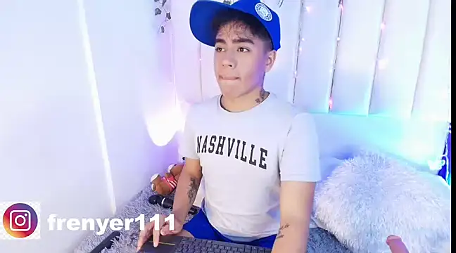 Snapshot of kiing_azahell chatting on 01-21-25, 03:48 kiing azahell online show from 01-21-25, 03:48