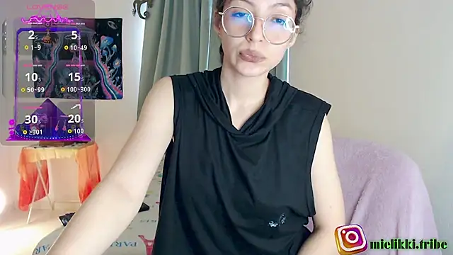 Snapshot of mielikki001 chatting on 09-08-25, 03:22 mielikki001 online show from 09-08-25, 03:22