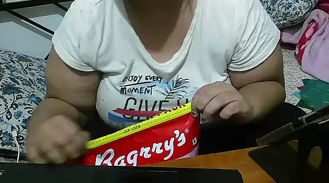 Queen of boobs01 online show from 02-01-25, 06:40