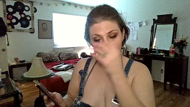 sophiarica online show from 04-16-26, 09:39
