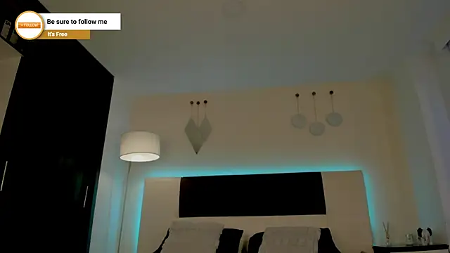 Snapshot of MattDevon chatting on 12-20-25, 04:19 MattDevon online show from 12-20-25, 04:19