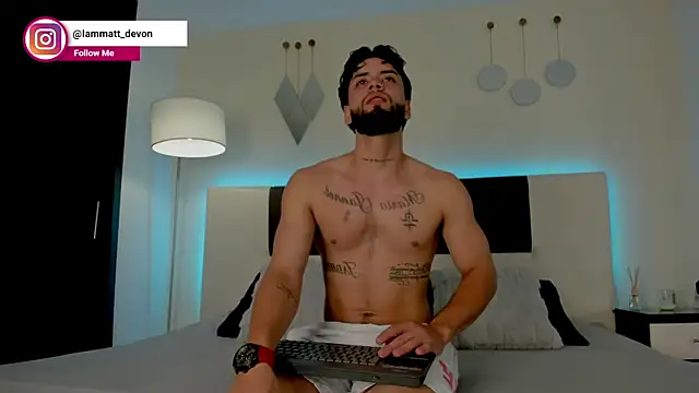 Snapshot of MattDevon chatting on 12-23-25, 04:21 MattDevon online show from 12-23-25, 04:21