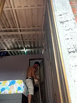 Snapshot of MattDevon chatting on 01-08-26, 07:27 MattDevon online show from 01-08-26, 07:27