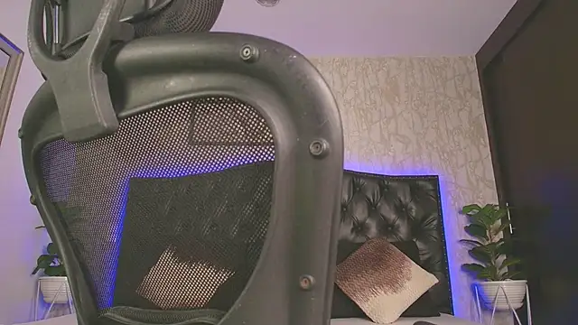 Snapshot of MattDevon chatting on 01-16-26, 03:21 MattDevon online show from 01-16-26, 03:21