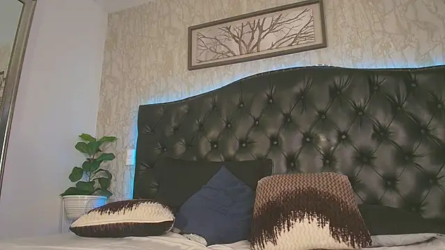 Snapshot of MattDevon chatting on 02-15-26, 07:51 MattDevon online show from 02-15-26, 07:51