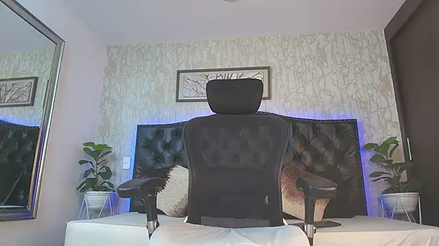 Snapshot of MattDevon chatting on 02-21-26, 03:51 MattDevon online show from 02-21-26, 03:51