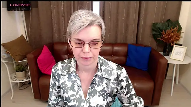 Cutie Erikaa1 online show from 03-09-25, 05:33