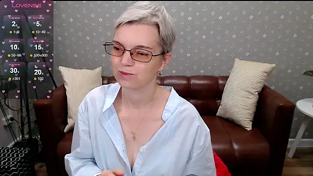 Cutie Erikaa1 online show from 10-13-25, 02:33