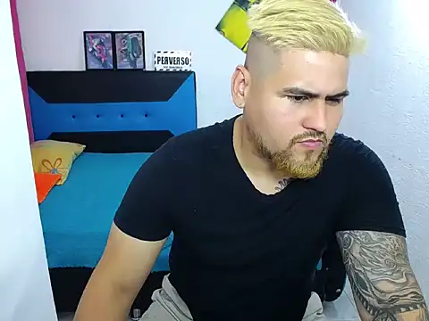 Snapshot of pitbullveryhot chatting on 12-02-24, 01:02 pitbullveryhot online show from 12-02-24, 01:02