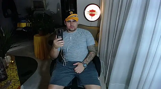 Snapshot of pitbullveryhot chatting on 02-10-25, 09:58 pitbullveryhot online show from 02-10-25, 09:58