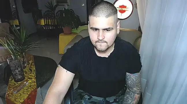 Snapshot of pitbullveryhot chatting on 02-13-25, 03:18 pitbullveryhot online show from 02-13-25, 03:18