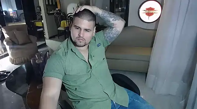 Snapshot of pitbullveryhot chatting on 02-15-25, 03:42 pitbullveryhot online show from 02-15-25, 03:42