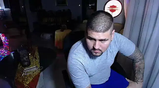 Snapshot of pitbullveryhot chatting on 02-26-25, 08:15 pitbullveryhot online show from 02-26-25, 08:15