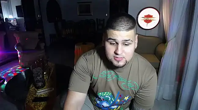 Snapshot of pitbullveryhot chatting on 02-27-25, 04:09 pitbullveryhot online show from 02-27-25, 04:09