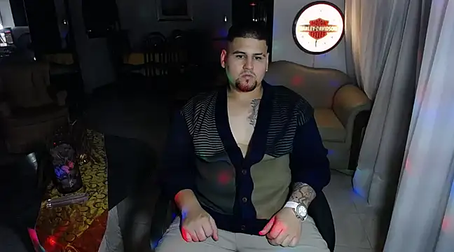 Snapshot of pitbullveryhot chatting on 03-05-25, 04:13 pitbullveryhot online show from 03-05-25, 04:13