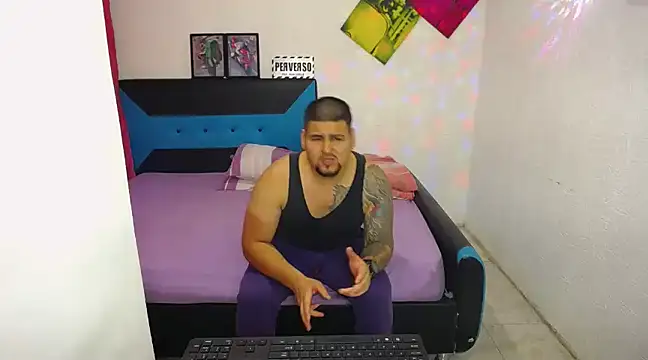 Snapshot of pitbullveryhot chatting on 03-11-25, 12:00 pitbullveryhot online show from 03-11-25, 12:00