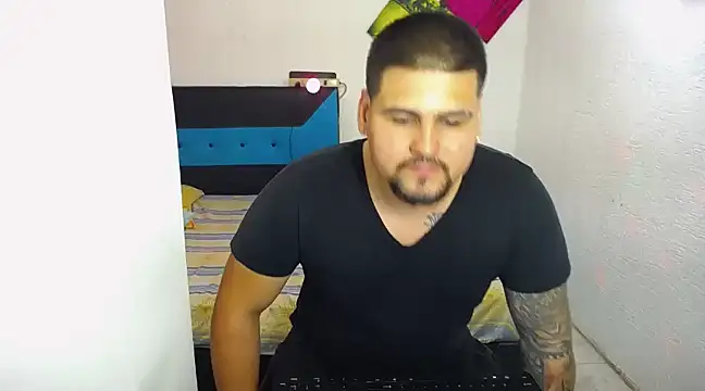 Snapshot of pitbullveryhot chatting on 03-21-25, 03:01 pitbullveryhot online show from 03-21-25, 03:01