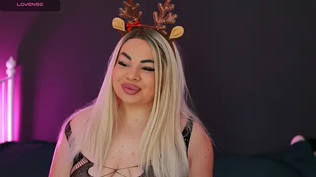 Snapshot of MissLilaa chatting on 12-14-24, 05:58 MissLilaa online show from 12-14-24, 05:58