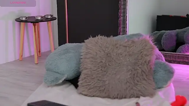 Snapshot of MissLilaa chatting on 02-05-25, 12:17 MissLilaa online show from 02-05-25, 12:17