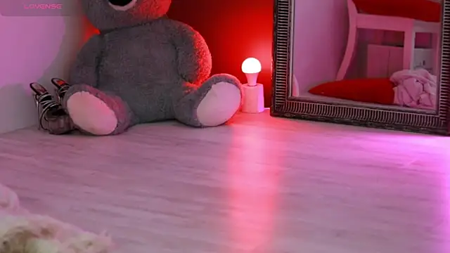 Snapshot of MissLilaa chatting on 03-13-25, 08:32 MissLilaa online show from 03-13-25, 08:32