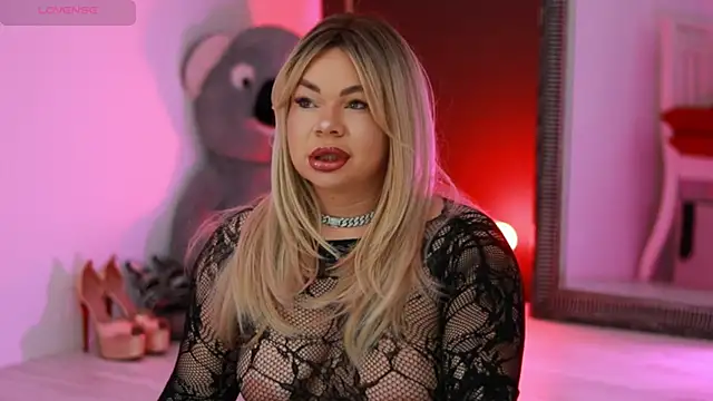 Snapshot of MissLilaa chatting on 03-22-25, 05:41 MissLilaa online show from 03-22-25, 05:41