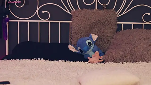 Snapshot of MissLilaa chatting on 11-25-25, 04:18 MissLilaa online show from 11-25-25, 04:18