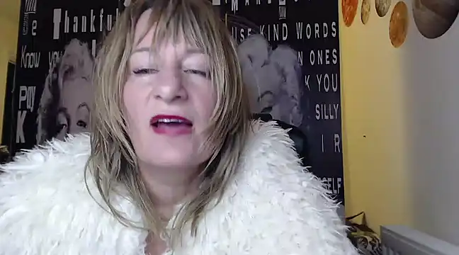 Snapshot of BettyDavisX chatting on 12-06-24, 10:41 BettyDavisX online show from 12-06-24, 10:41
